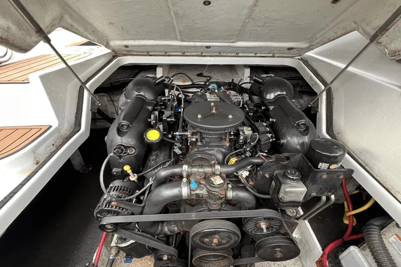 Slide: The Image of Crownline Boats Eclipse E4 2014 - 32