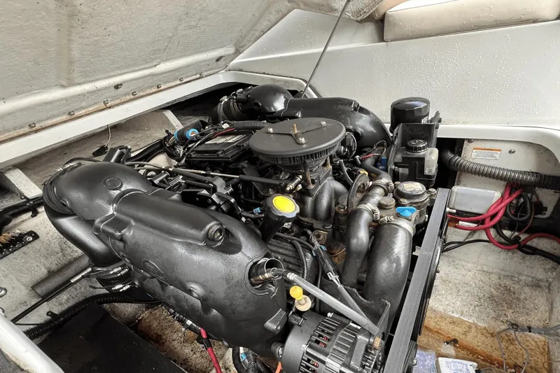 Slide: The Image of Crownline Boats Eclipse E4 2014 - 33