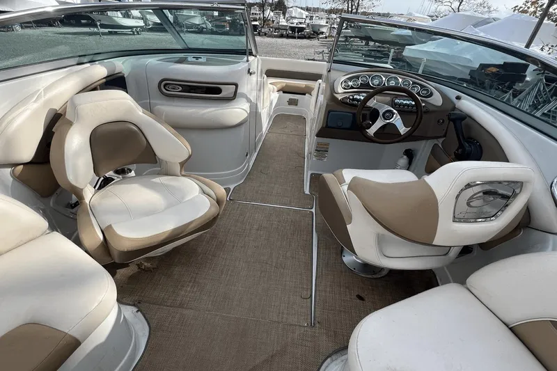 Slide: The Image of Crownline Boats Eclipse E4 2014 - 4