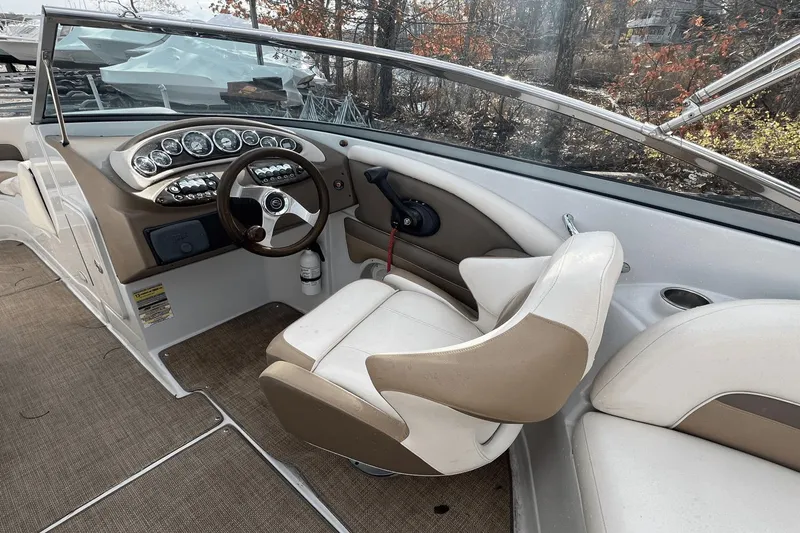 Slide: The Image of Crownline Boats Eclipse E4 2014 - 8
