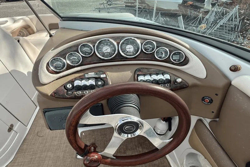 Slide: The Image of Crownline Boats Eclipse E4 2014 - 9