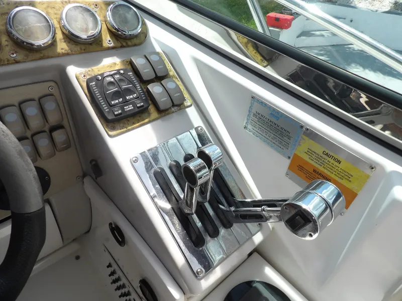 Slide: The Image of Control panel of a 2008 Formula 31 Performance Cruiser boat. - 39