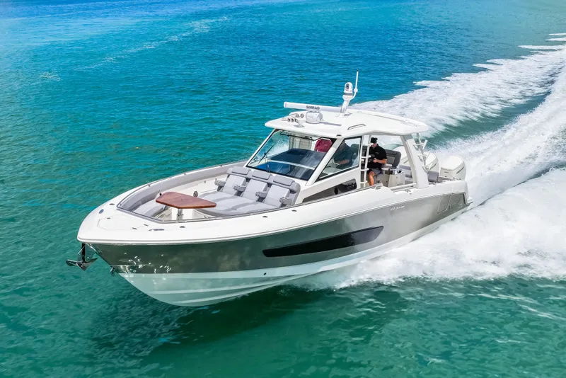 Slide: The Image of Boston Whaler 420 Outrage 2025 - 65