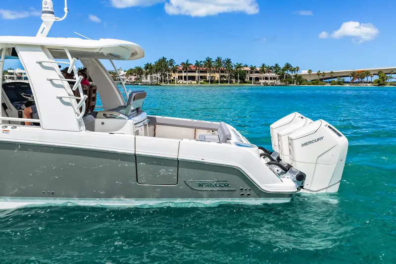 Slide: The Image of Boston Whaler 420 Outrage 2025 - 72