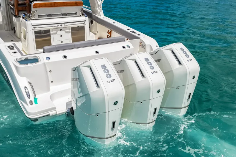 Slide: The Image of Boston Whaler 420 Outrage 2025 - 74