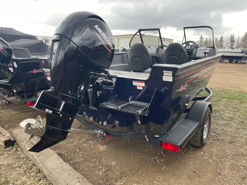 Slide: The Image of 2023 Tracker Pro Guide V-175 WT boat with Mercury outboard motor. - 3