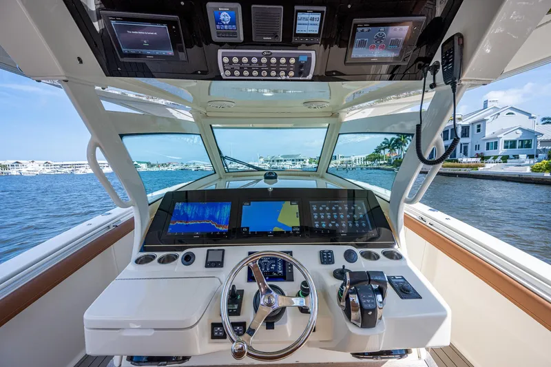 Slide: The Image of Scout 420 Lxf 2017 - 52