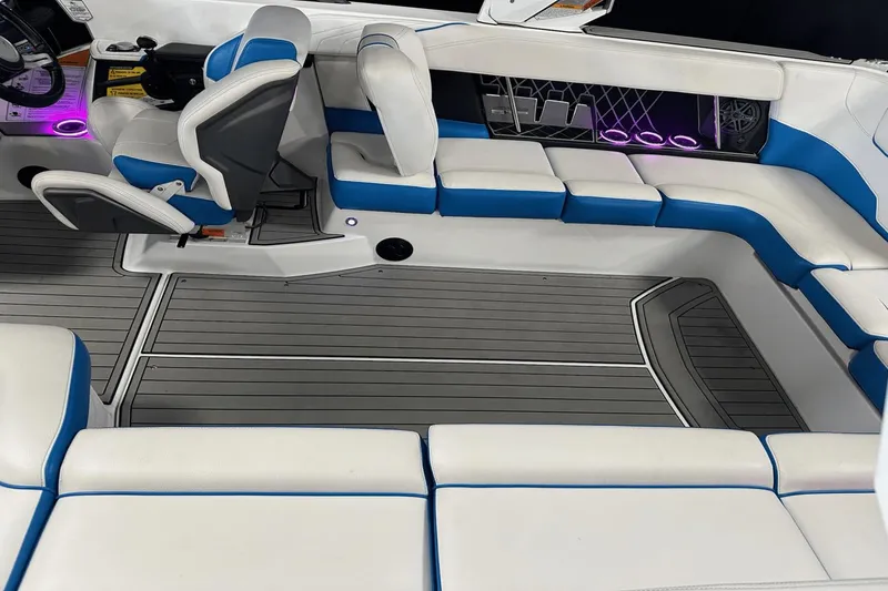 Slide: The Image of Nautique GS24 2018 - 10