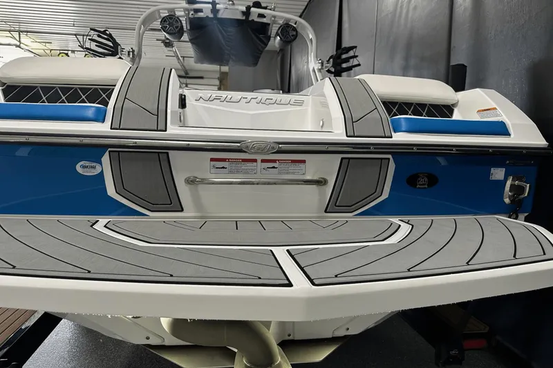 Slide: The Image of Nautique GS24 2018 - 16