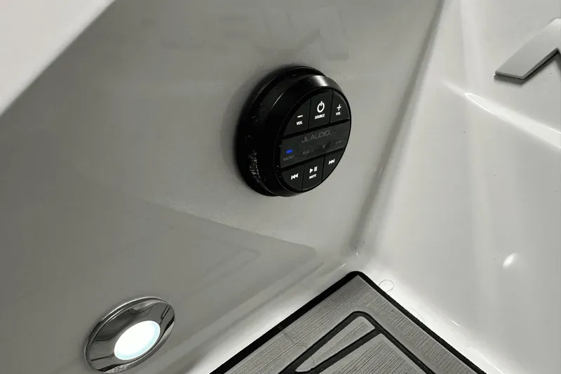 Slide: The Image of Nautique GS24 2018 - 23