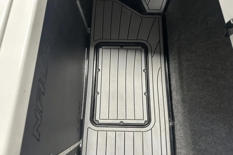 Slide: The Image of Nautique GS24 2018 - 28