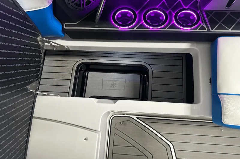 Slide: The Image of Nautique GS24 2018 - 38