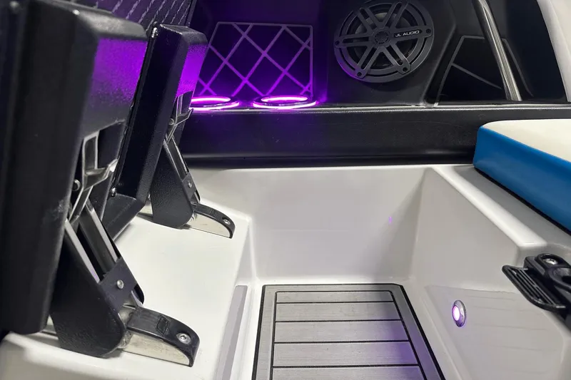 Slide: The Image of Nautique GS24 2018 - 46