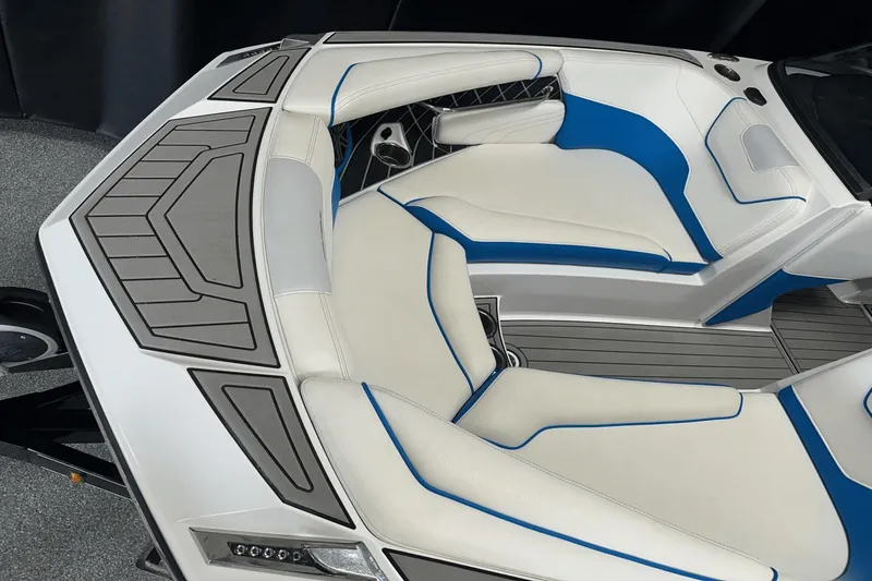 Slide: The Image of Nautique GS24 2018 - 6