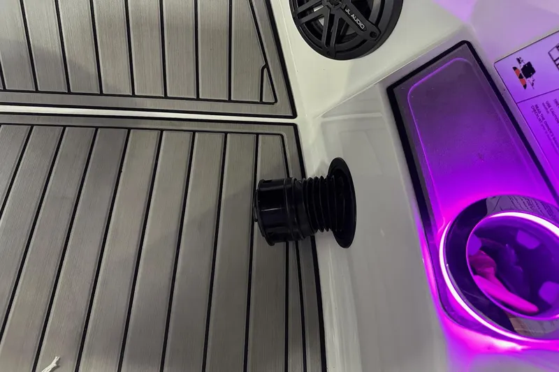 Slide: The Image of Nautique GS24 2018 - 72