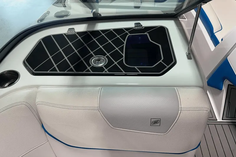 Slide: The Image of Nautique GS24 2018 - 75