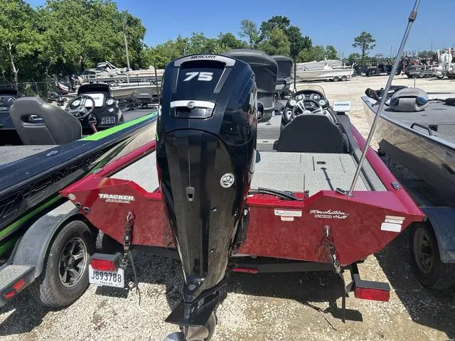 Slide: The Image of Tracker Pro Team™ 175 TXW Tournament Ed. 2019 - 3