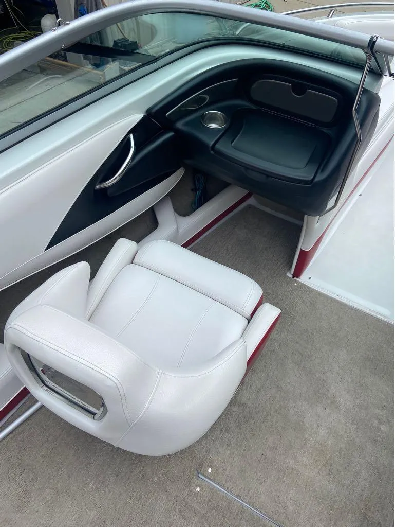 Slide: The Image of Crownline Boats BOWRIDER 21 SS 2013 - 18