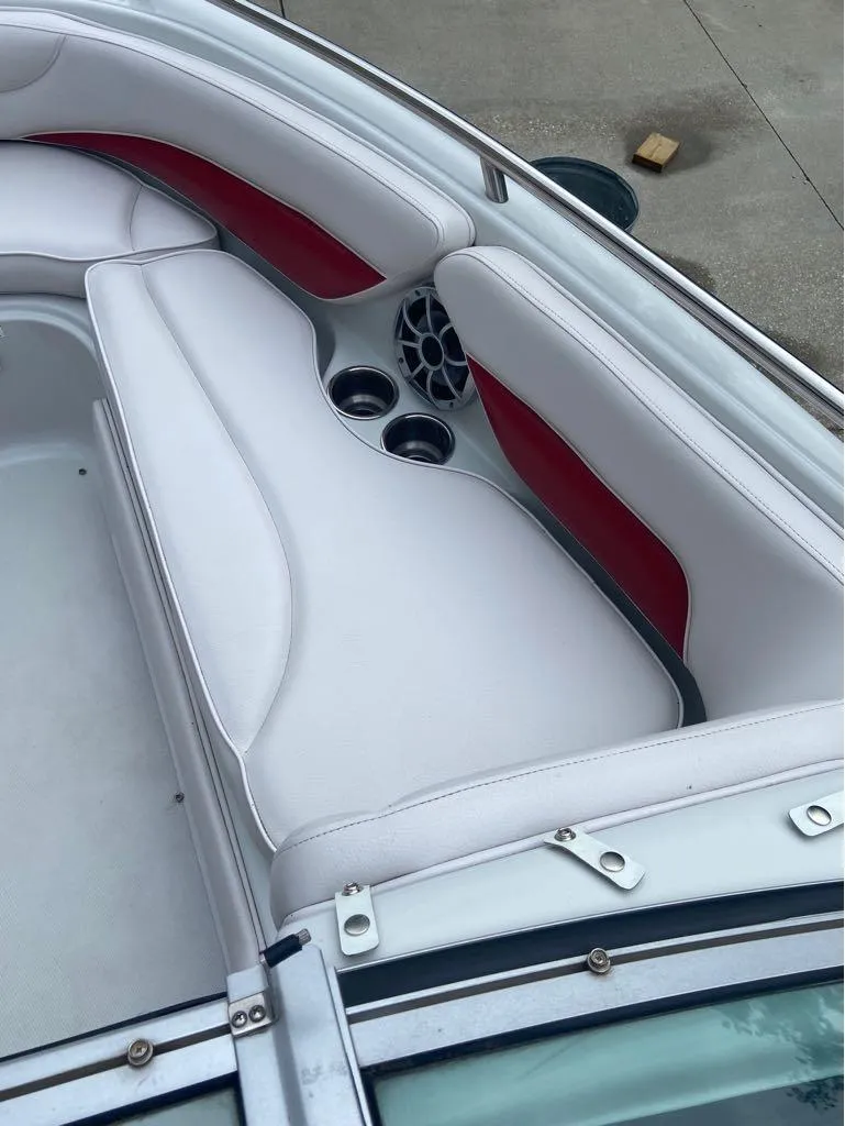 Slide: The Image of Crownline Boats BOWRIDER 21 SS 2013 - 21