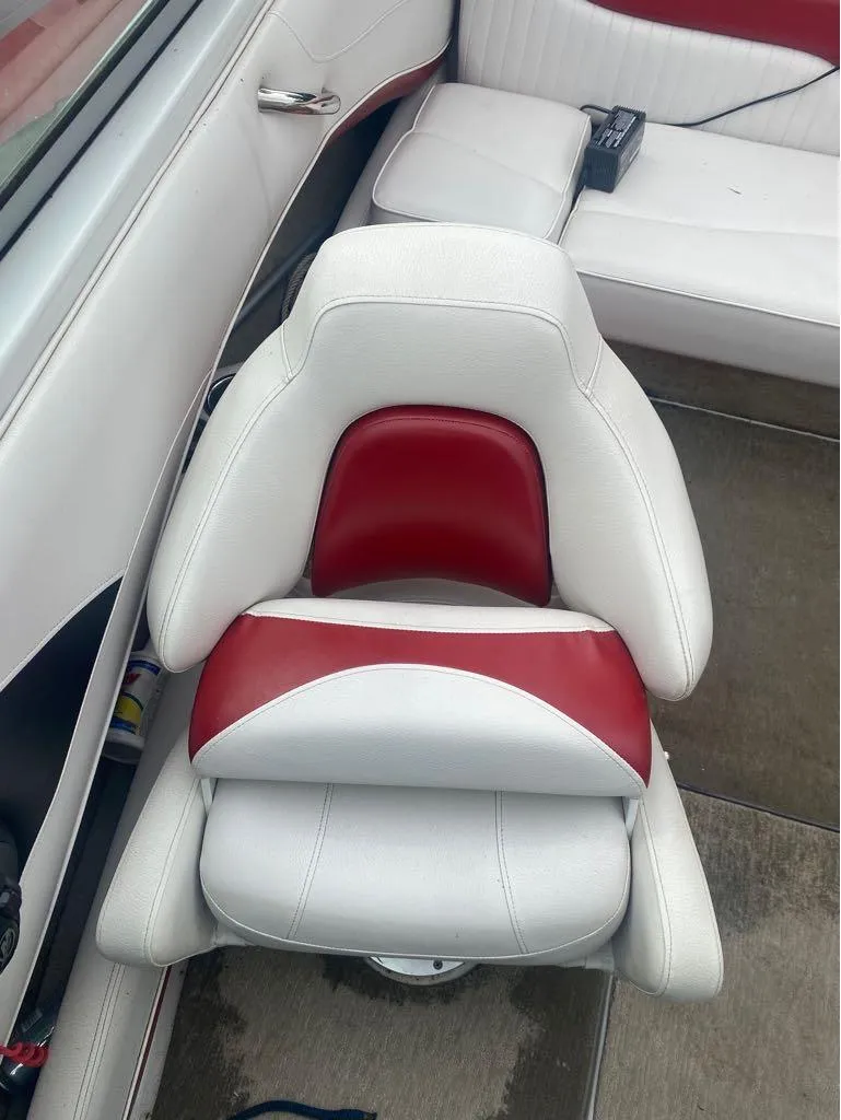 Slide: The Image of Crownline Boats BOWRIDER 21 SS 2013 - 4