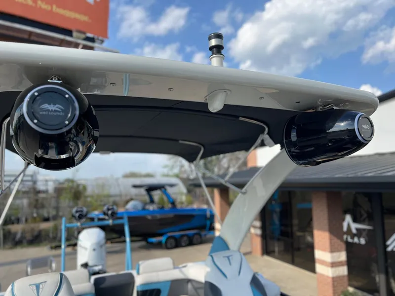 Slide: The Image of 2024 Trifecta 25 SPORT RL9 DC 3PLUS ARCH boat with Wet Sounds speakers. - 13