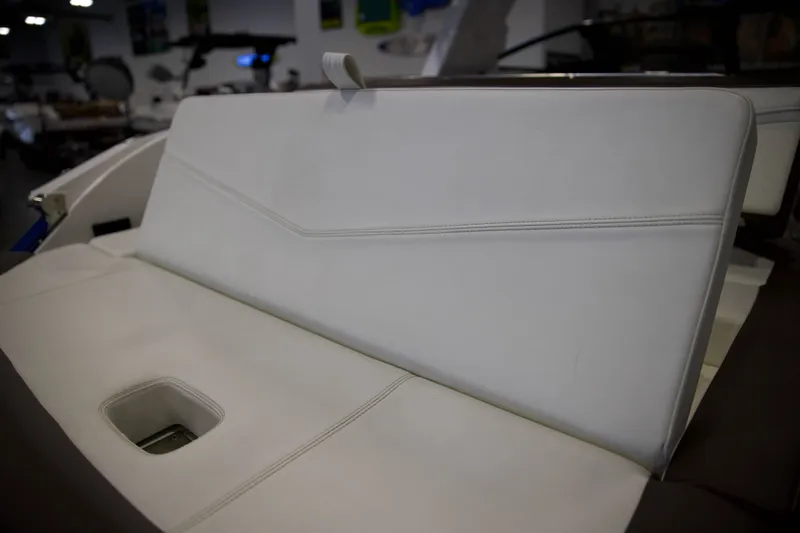 Slide: The Image of Cobalt Boats R8 Surf 2023 - 29