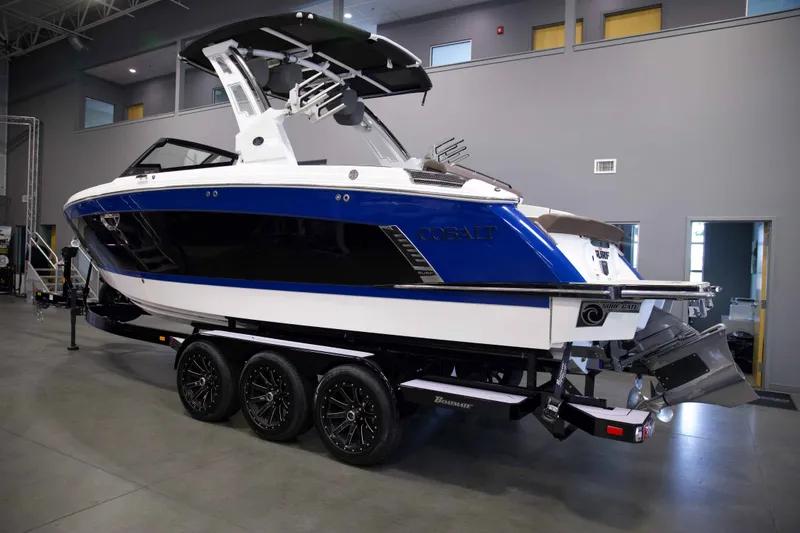 Slide: The Image of Cobalt Boats R8 Surf 2023 - 2