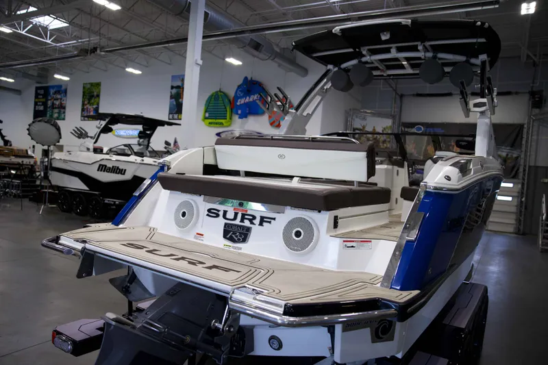 Slide: The Image of Cobalt Boats R8 Surf 2023 - 8