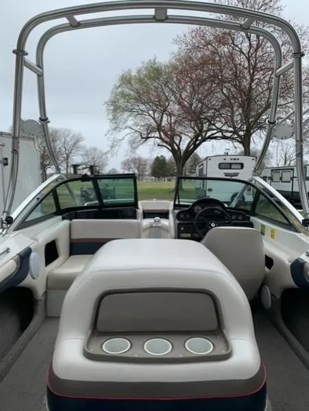 Slide: The Image of 1996 MasterCraft Prostar 205 interior with wakeboard tower. - 6