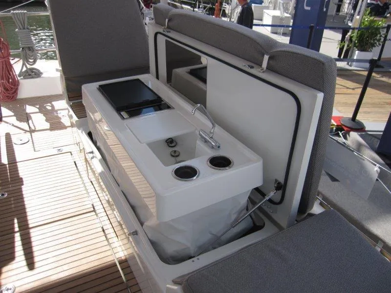 Slide: The Image of Jeanneau 60 2024 - 57