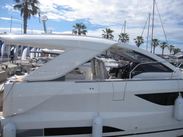 Slide: The Image of Jeanneau 55 2026 - 180