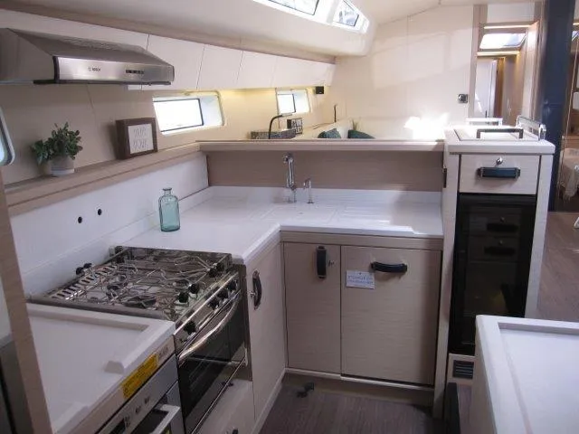 Slide: The Image of Jeanneau Yacht 65 2025 - 77