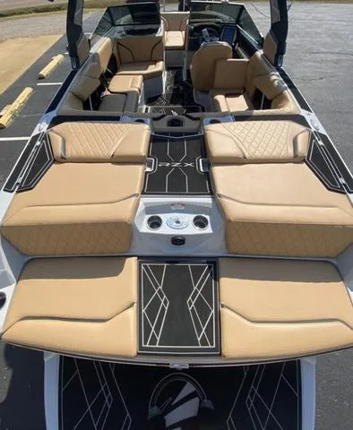 Slide: The Image of Tigé 22RZX 2023 - 11