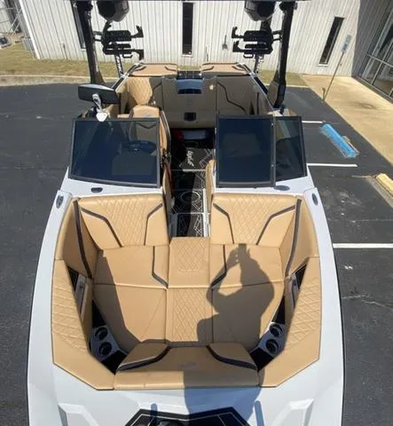 Slide: The Image of Tigé 22RZX 2023 - 6