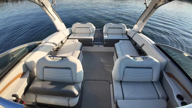 Slide: The Image of Regal LS9 2024 - 20