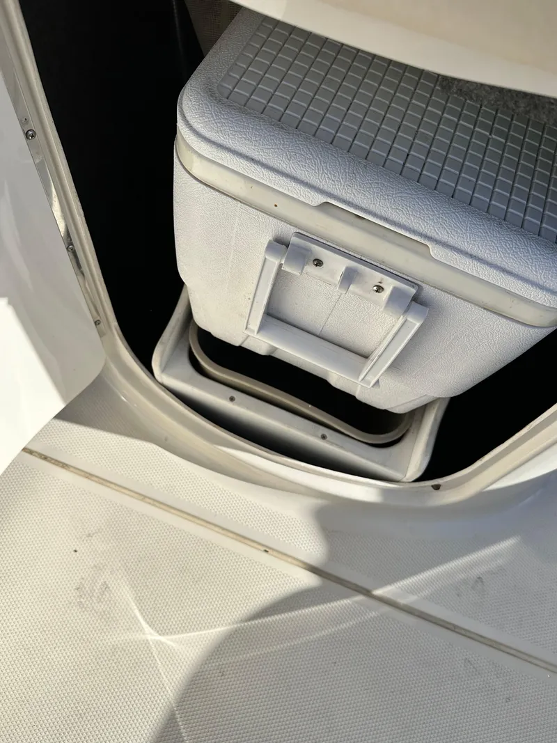 Slide: The Image of Sea Ray 270 Sundeck 2003 - 19