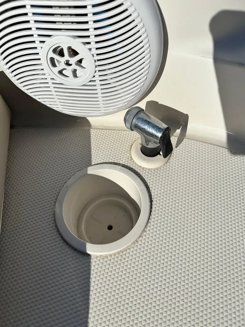 Slide: The Image of Sea Ray 270 Sundeck 2003 - 22