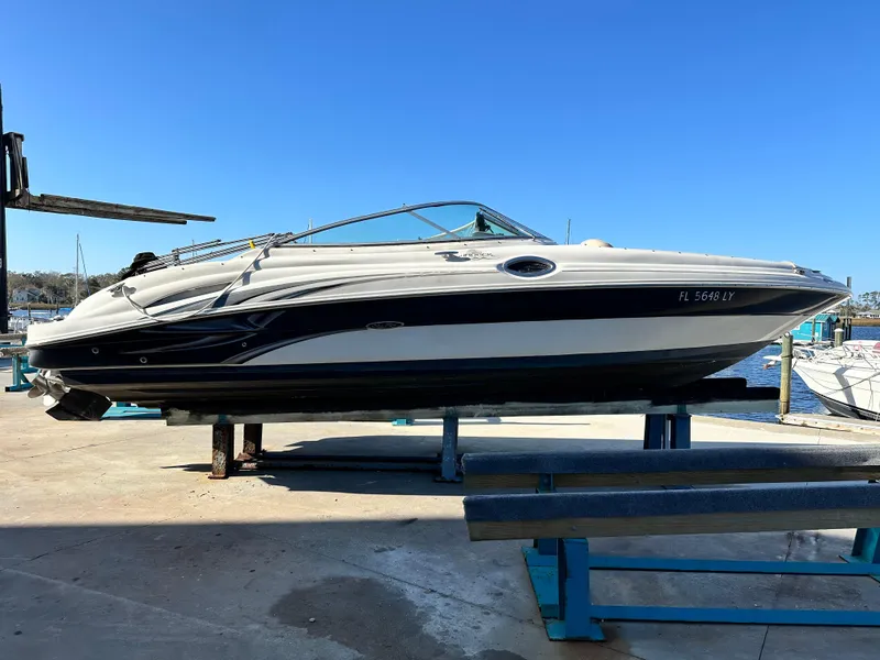 Slide: The Image of Sea Ray 270 Sundeck 2003 - 30