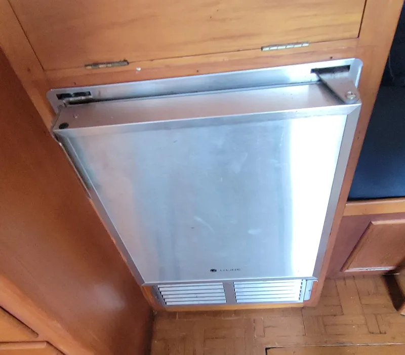 Slide: The Image of Salon Icemaker - 37