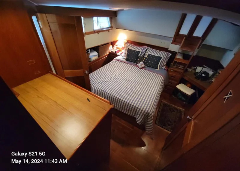 Slide: The Image of Aft Master Stateroom   - 38