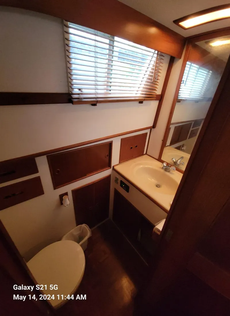 Slide: The Image of Aft Master Stateroom   Ensuite Head - 40