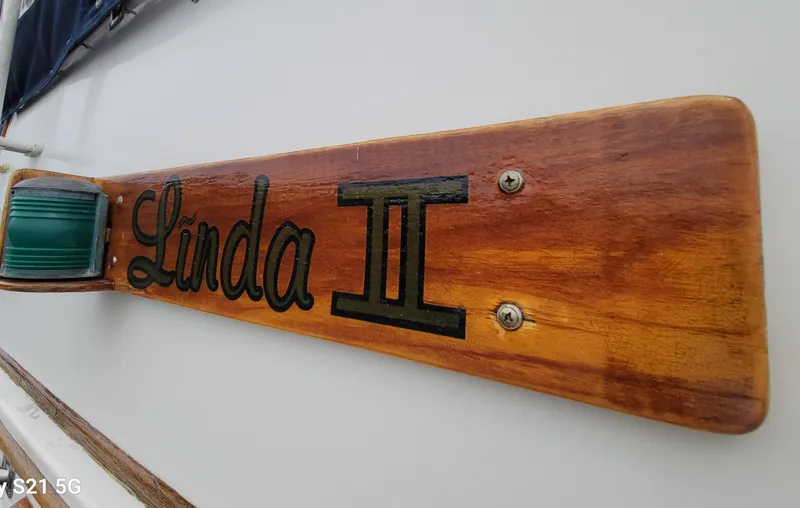 Slide: The Image of 1987 Brand Banks 42 Classic - 'Linda II' - 46