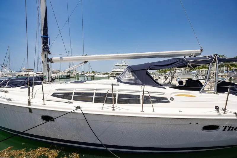 Slide: The Image of Hunter 50ac 2010 - 5
