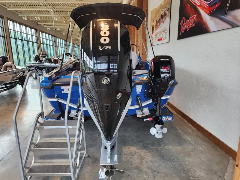 Slide: The Image of 2024 Nitro ZV21 boat with Mercury 300 V8 engine in showroom. - 4