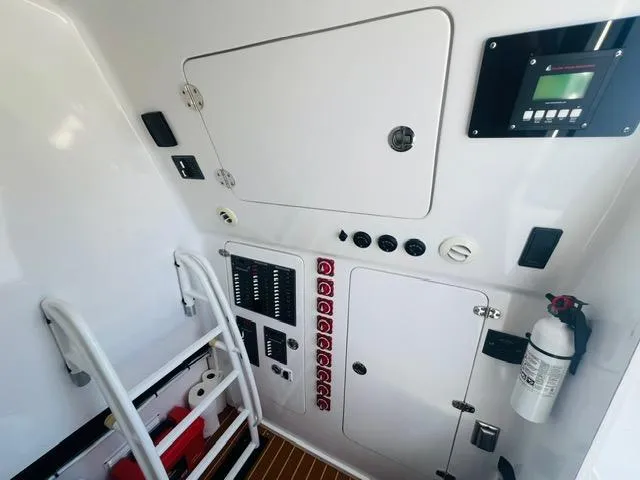 Slide: The Image of Billfish 39 Custom CC 2015 - 98