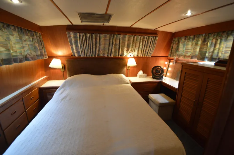 Slide: The Image of Tollycraft 48 CPMY with 2008 Cummins Power 1991 - 23