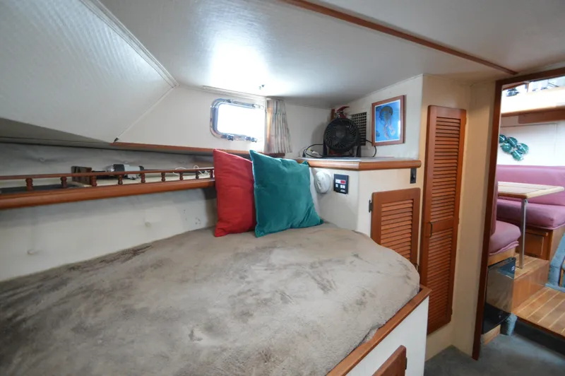 Slide: The Image of Tollycraft 48 CPMY with 2008 Cummins Power 1991 - 28