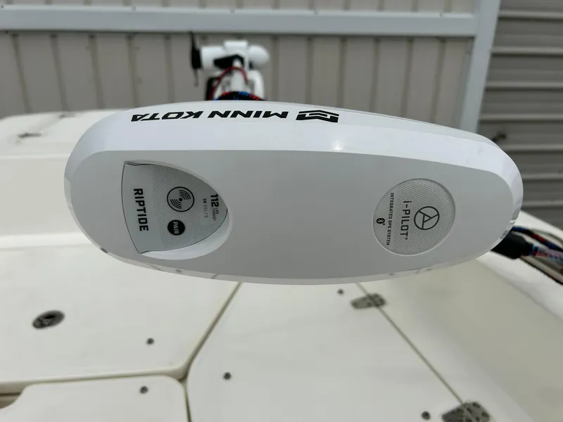 Slide: The Image of Minn Kota Riptide motor on 2017 Boston Whaler 270 Dauntless boat. - 45