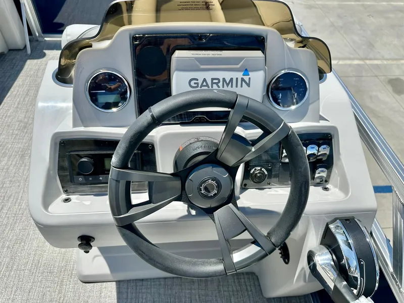 Slide: The Image of Avalon Venture - 21 FT Cruise Bow Fish w/ 60HP Mercury! 2024 - 10