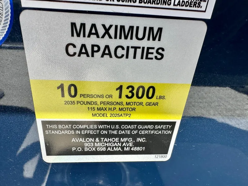 Slide: The Image of Avalon Venture - 21 FT Cruise Bow Fish w/ 60HP Mercury! 2024 - 9